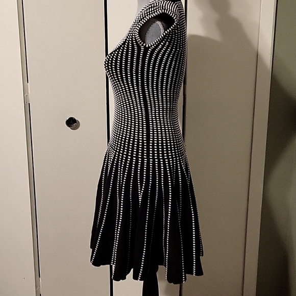 Victoria's Secret Moda International short sleeve sweater dress - Picture 3 of 9